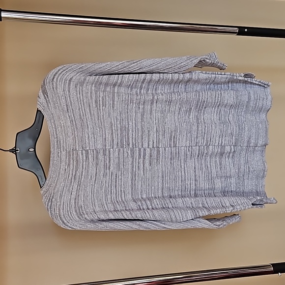 Loft Top - Picture 3 of 5